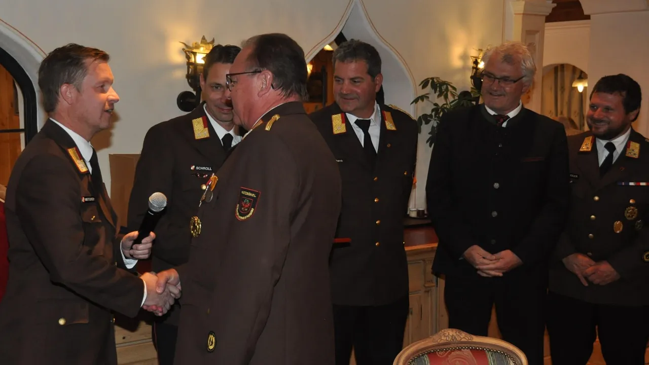 20211030_ehrung_meusburger_4.jpg