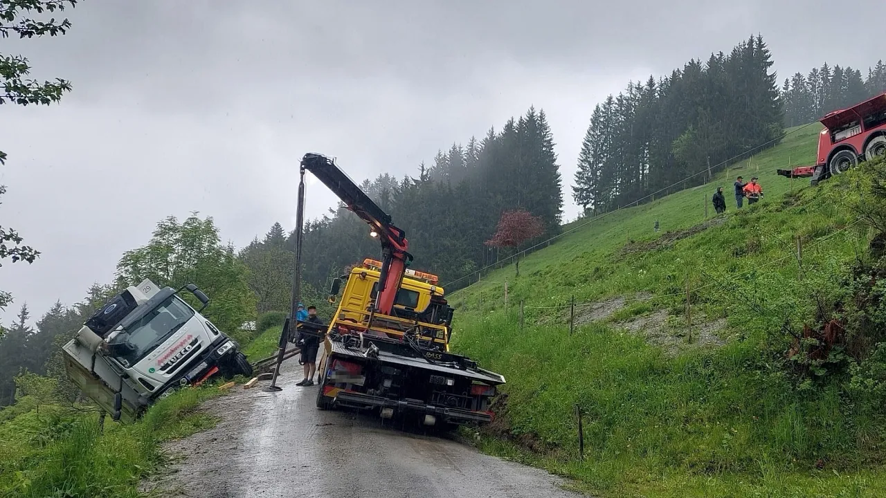 20230524_lkwabsturz_brixen_2.jpg